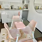 Canal St Martin Miss Dodu